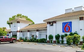 Motel 6 Oakdale, Ca